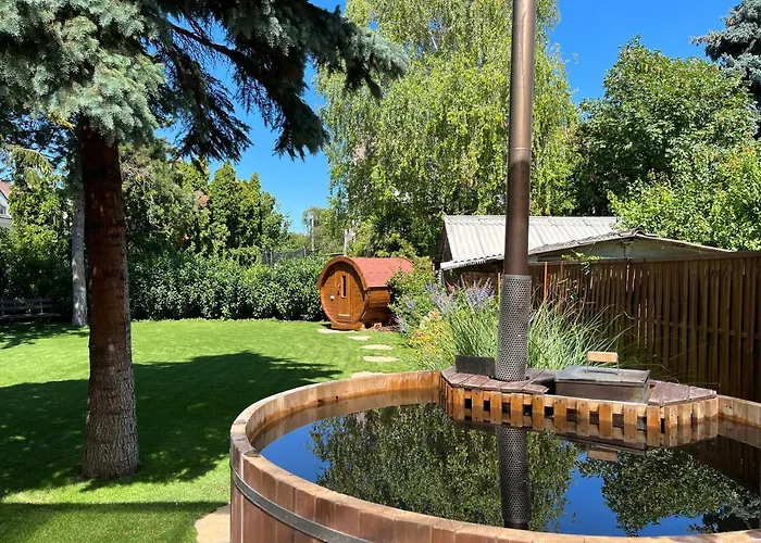 Abigel Vendeghaz וילה קסזטלי