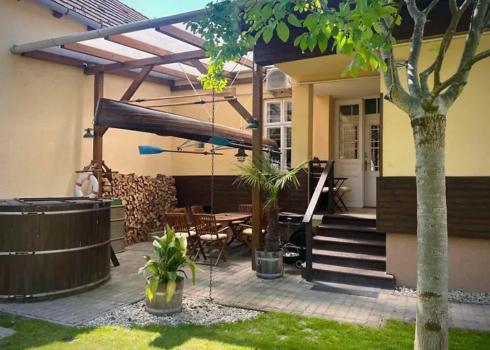 Abigel Vendeghaz Villa Keszthely